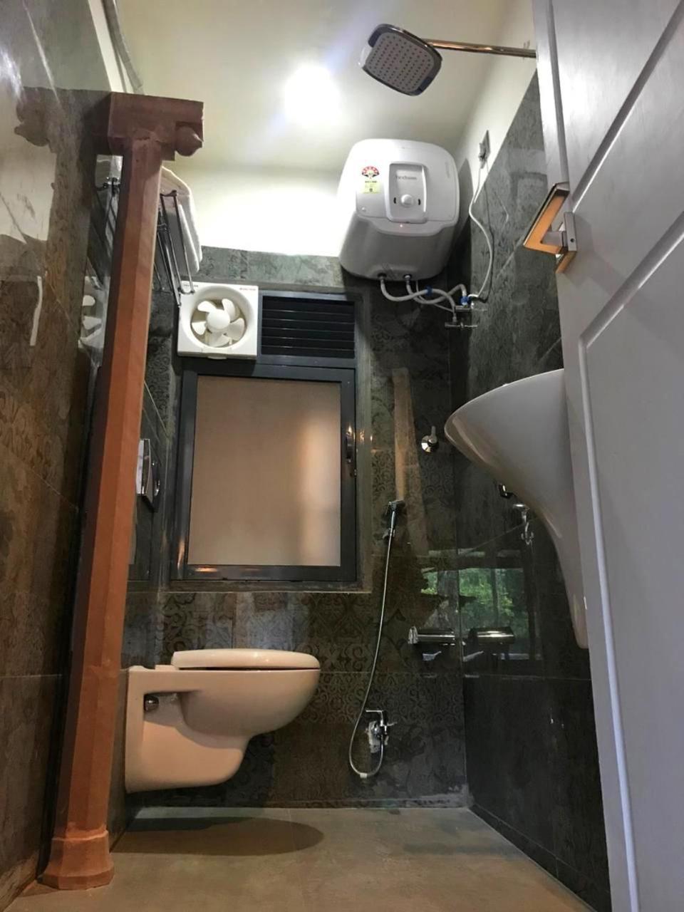 VIA VARANASI-A Boutique Hotel Extérieur photo